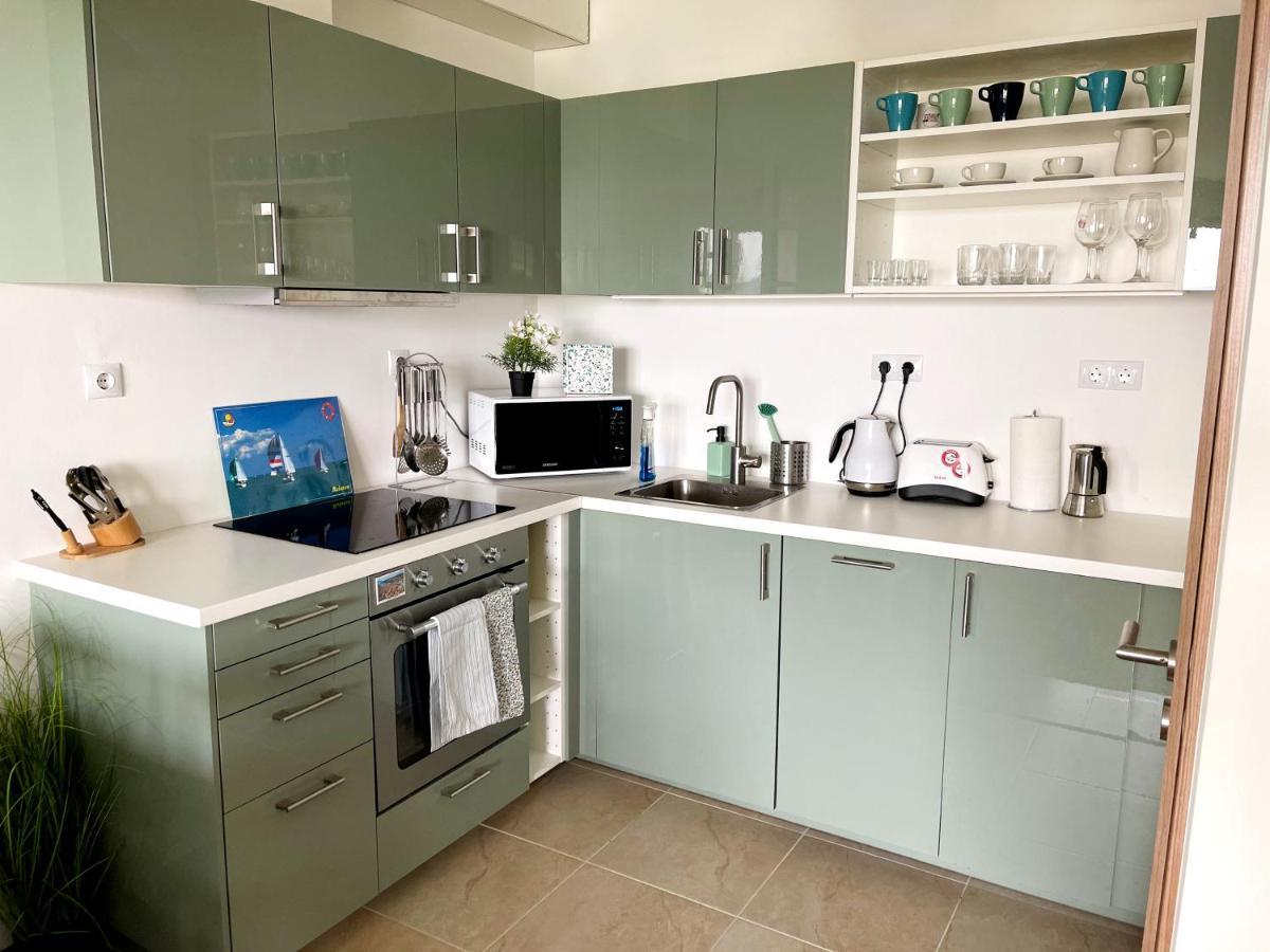 Vízpart Honvéd Apartman Balatonlelle Kültér fotó