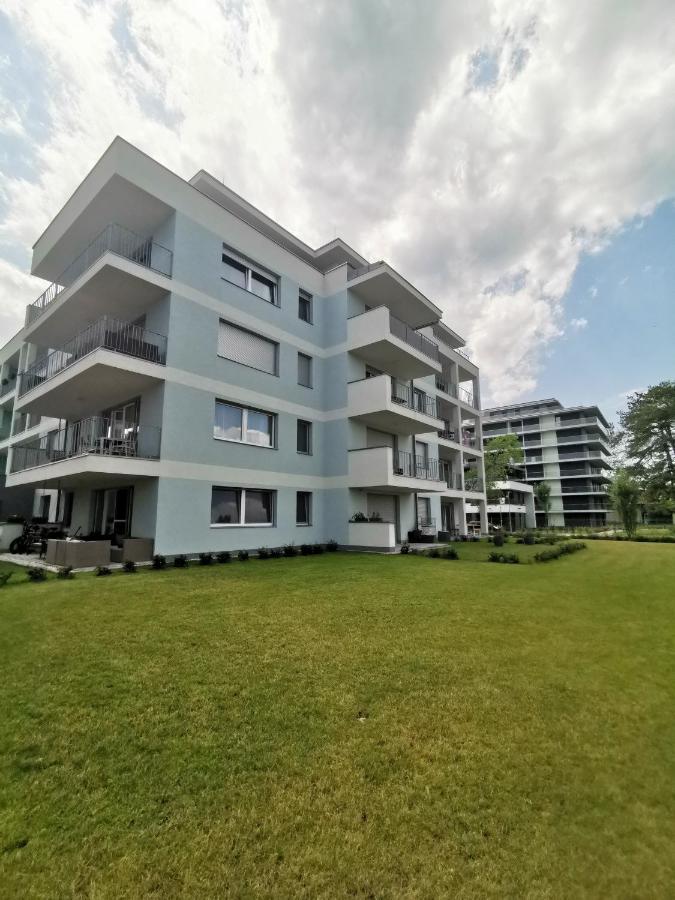 Vízpart Honvéd Apartman Balatonlelle Kültér fotó
