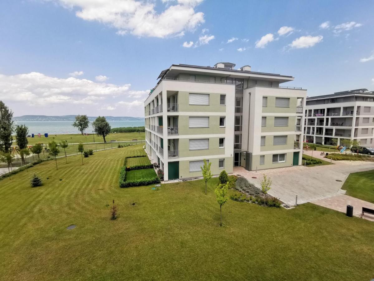 Vízpart Honvéd Apartman Balatonlelle Kültér fotó