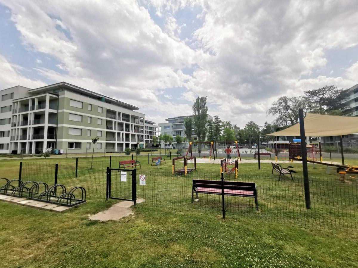 Vízpart Honvéd Apartman Balatonlelle Kültér fotó