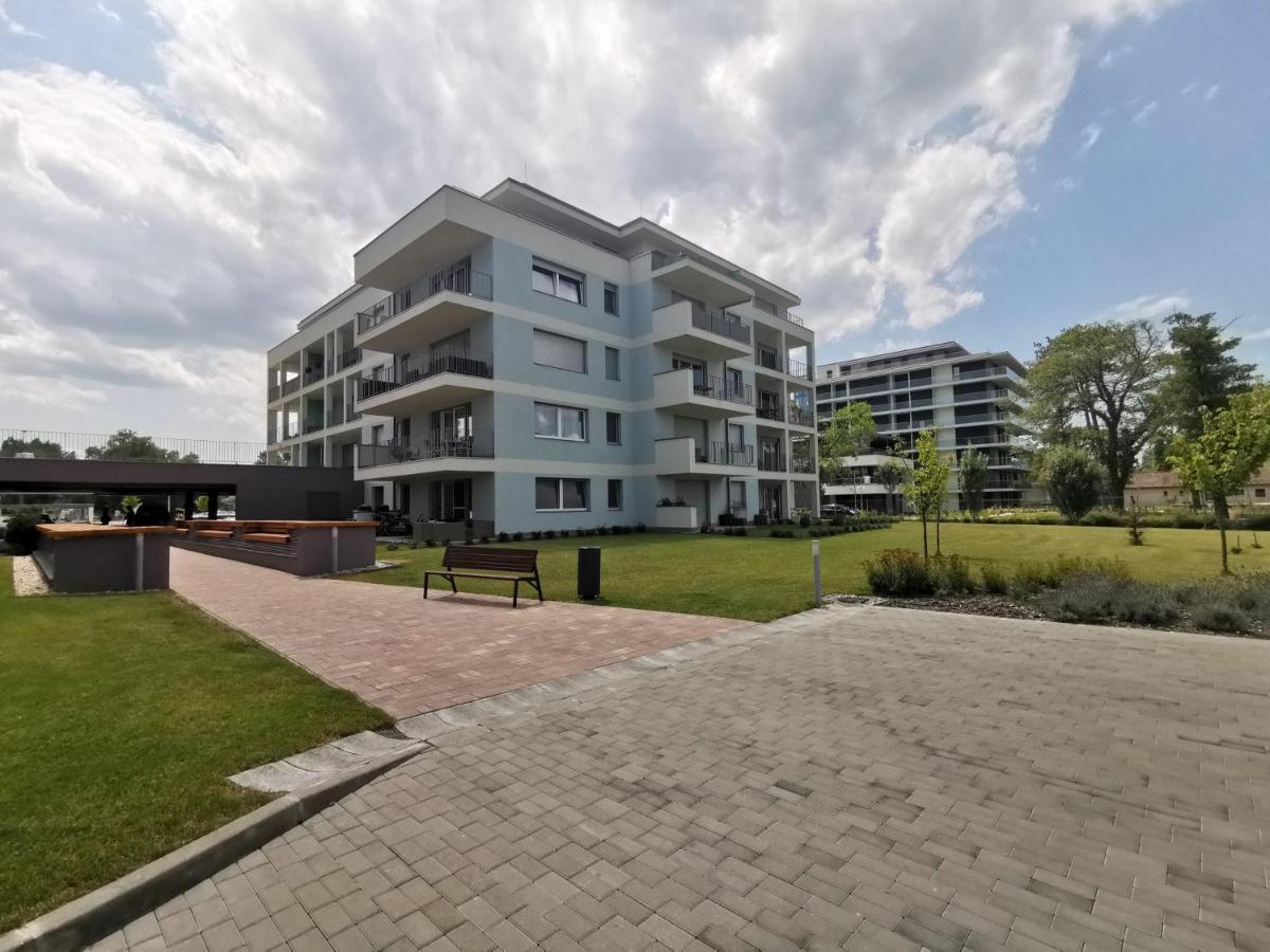 Vízpart Honvéd Apartman Balatonlelle Kültér fotó