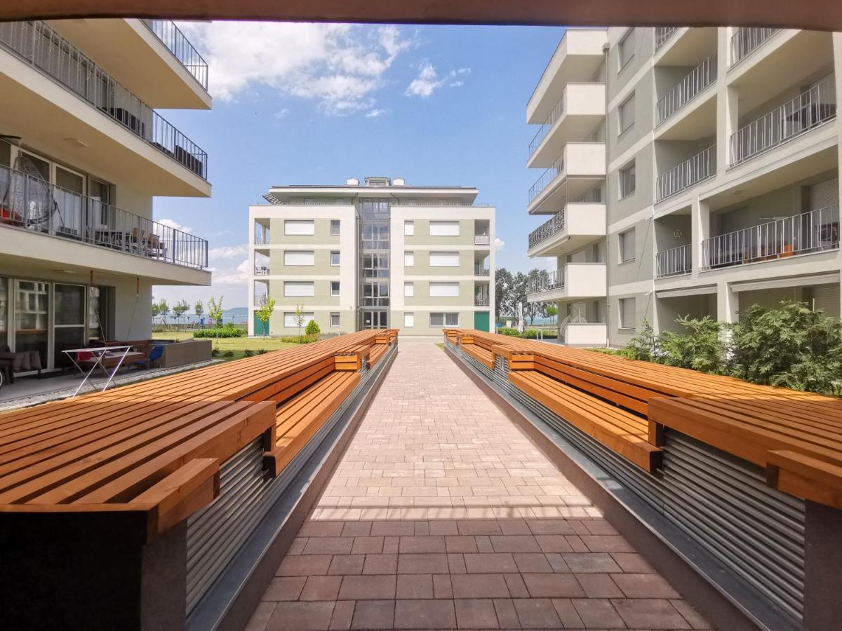 Vízpart Honvéd Apartman Balatonlelle Kültér fotó