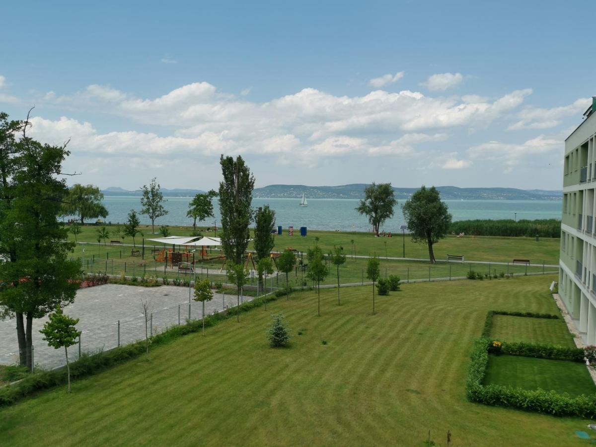 Vízpart Honvéd Apartman Balatonlelle Kültér fotó